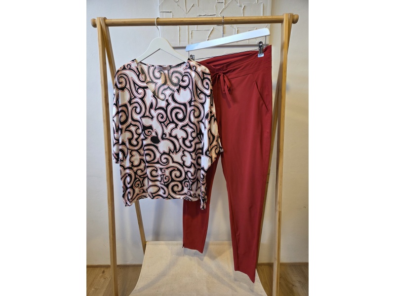 Studio Anneloes Set – Rode Broek met Print Blouse